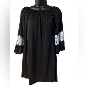 Win Win ruffle sleeve tunic